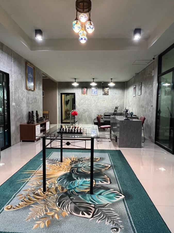 V Tharm Hotel Udon Thani Exterior foto