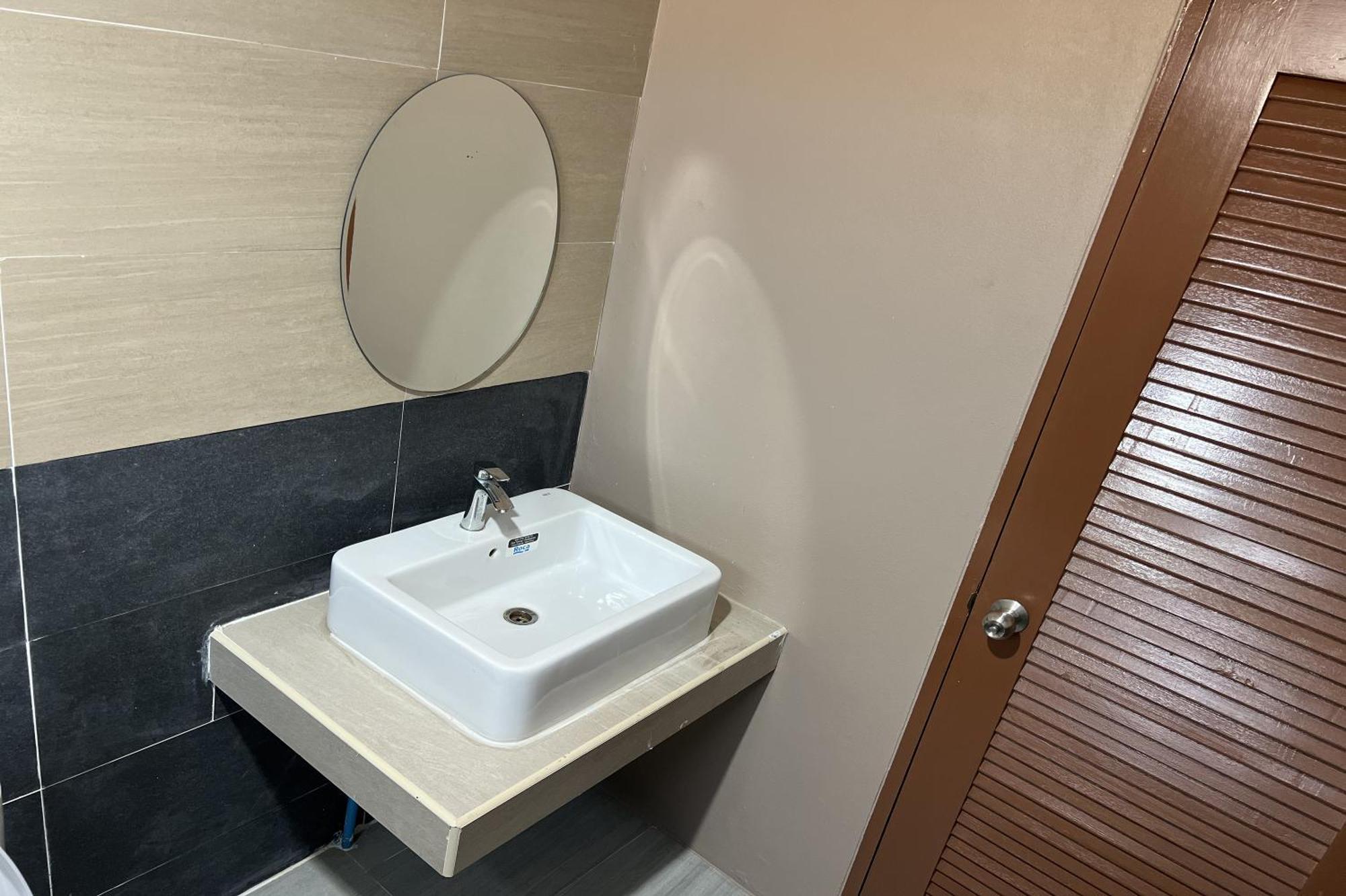 V Tharm Hotel Udon Thani Exterior foto